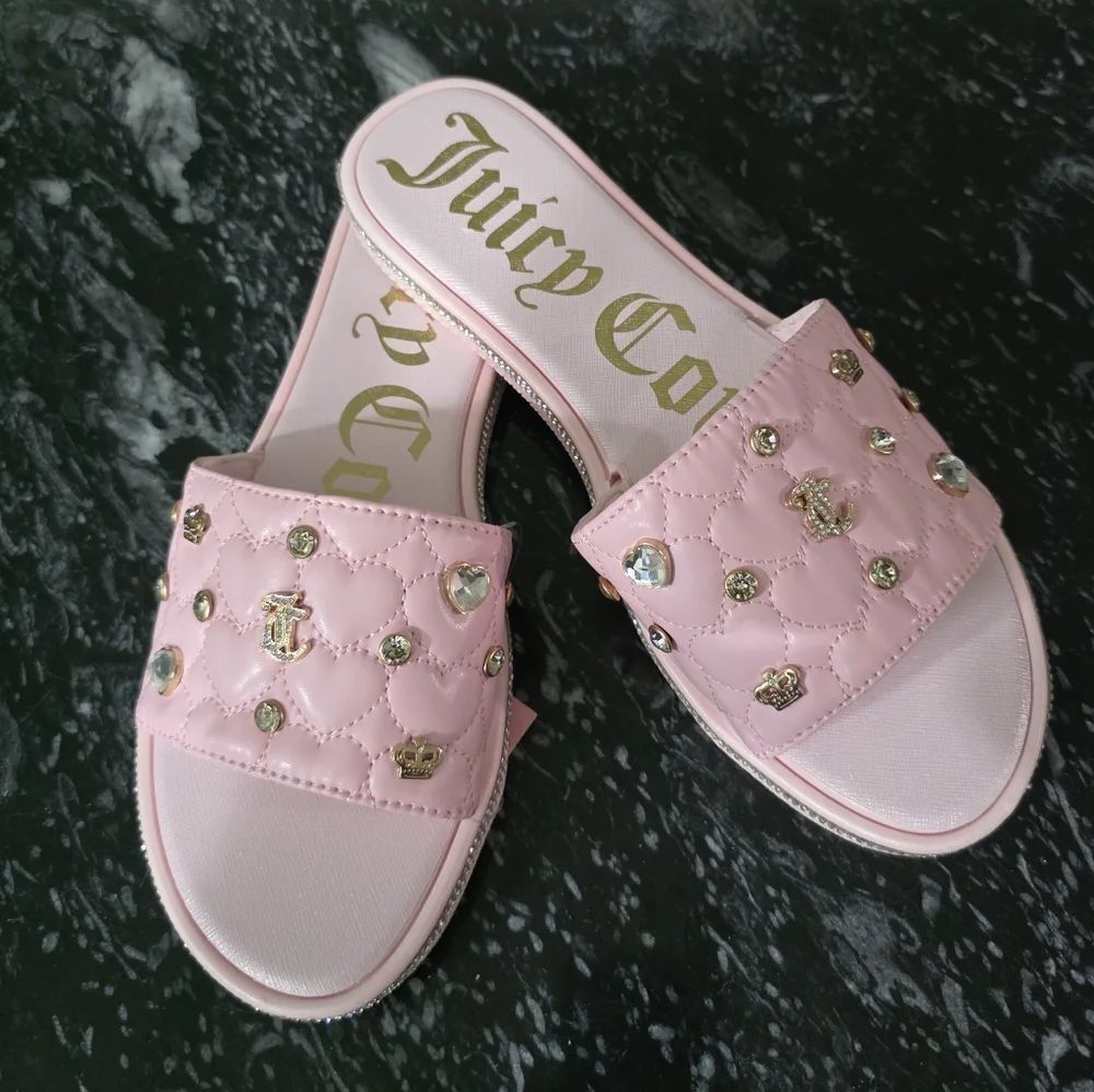 BRAND NEW JUICY COUTURE GOLD EMBELLISHE STUDSANDAL